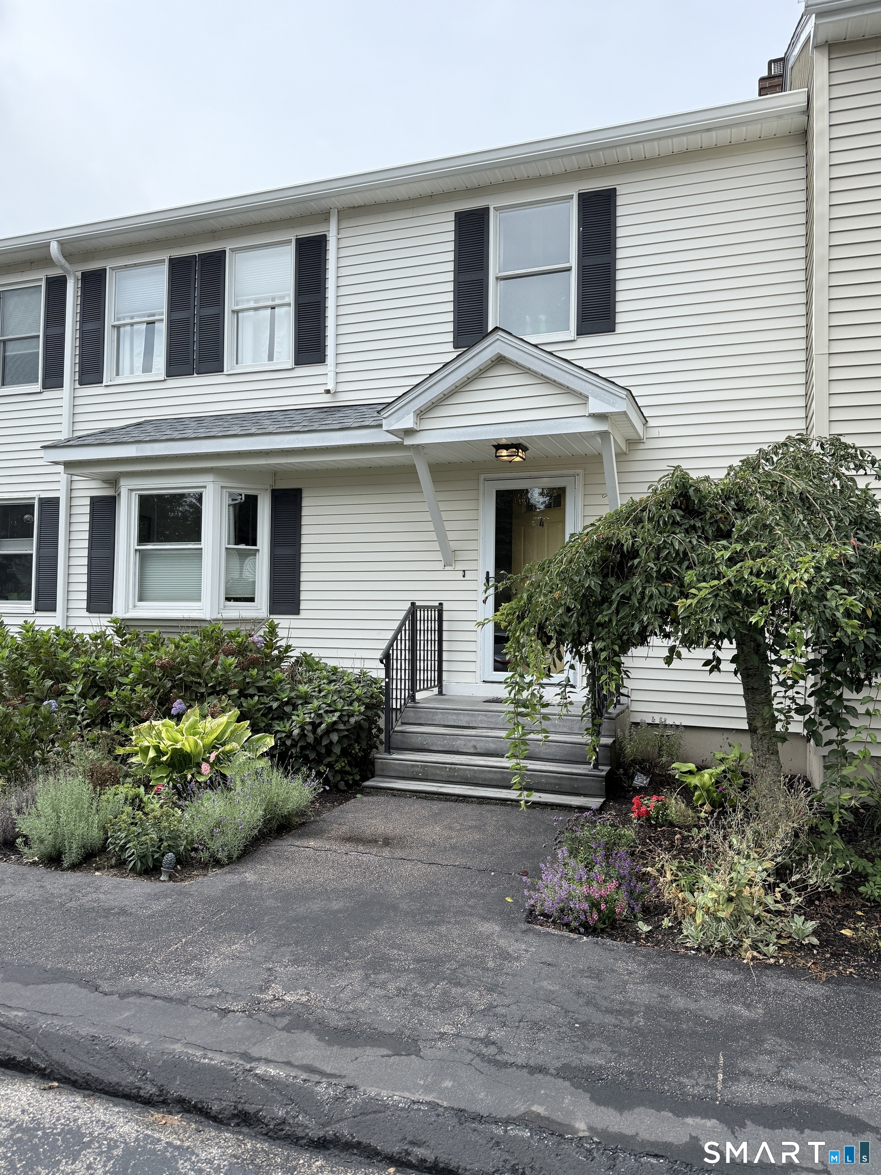 4 Castle Meadow Drive Stonington CT 06379