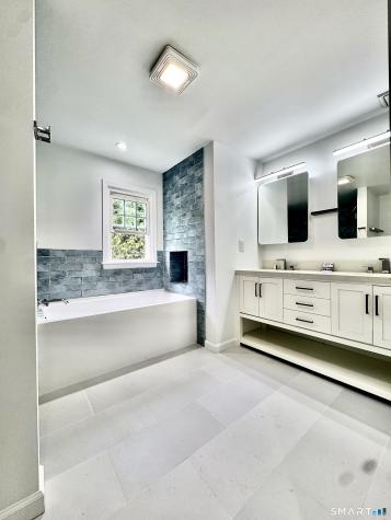 38 Pepperbush Lane Fairfield CT 06824