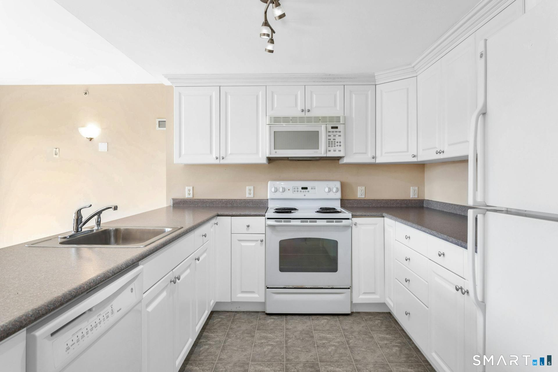 3250 Fairfield Avenue Bridgeport CT 06605