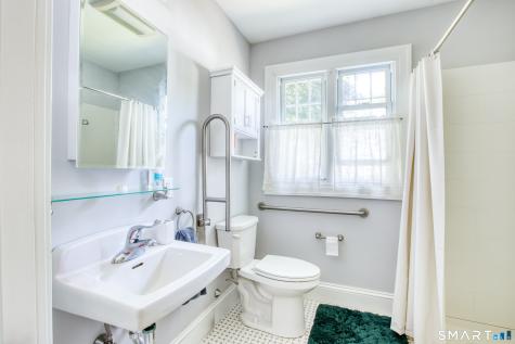 42 Thompson Street Hamden CT 06518