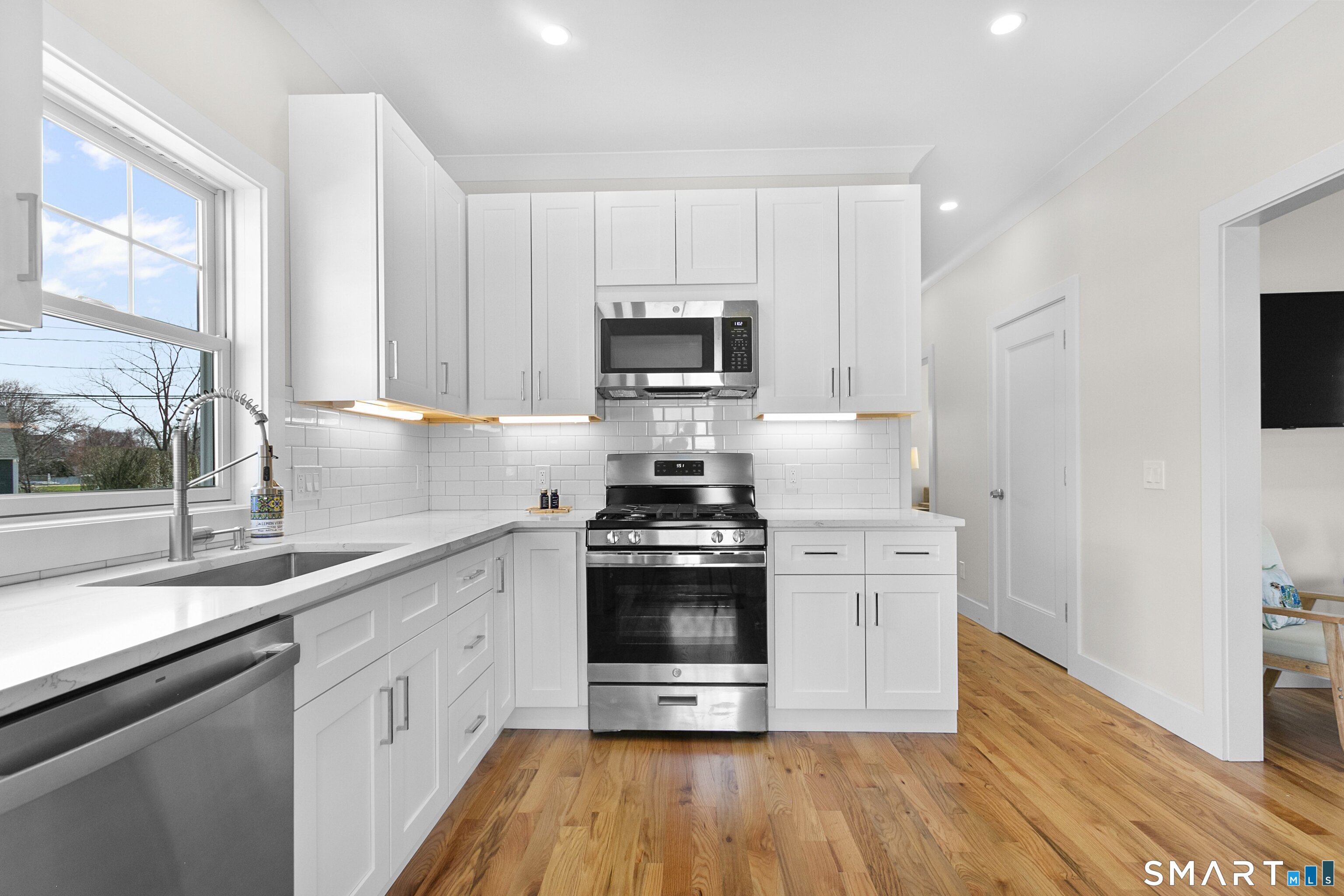 12 Sandy Way Fairfield CT 06824