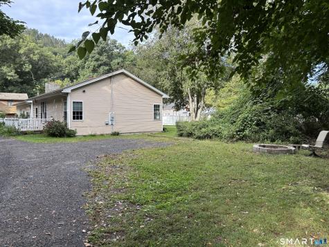 175 Roosevelt Drive Seymour CT 06483
