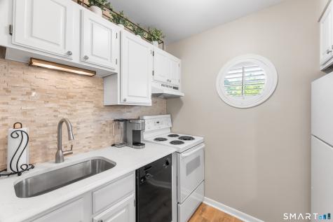 2124 Old Pond Lane Norwich CT 06360