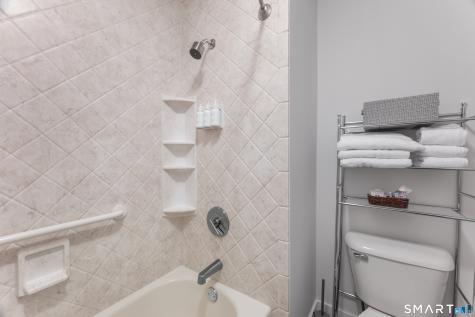 2124 Old Pond Lane Norwich CT 06360