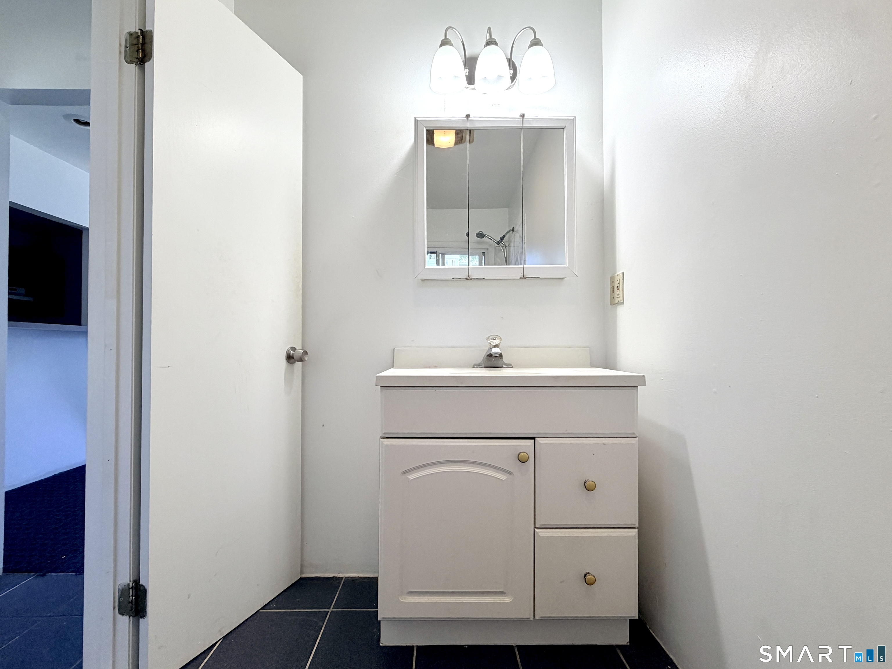 13 Jefferson Avenue New London CT 06320