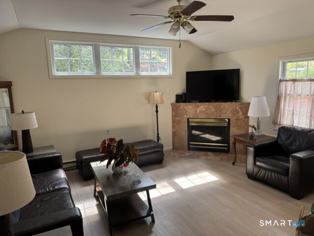11 Mohawk Trail Newtown CT 06482