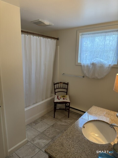 11 Mohawk Trail Newtown CT 06482