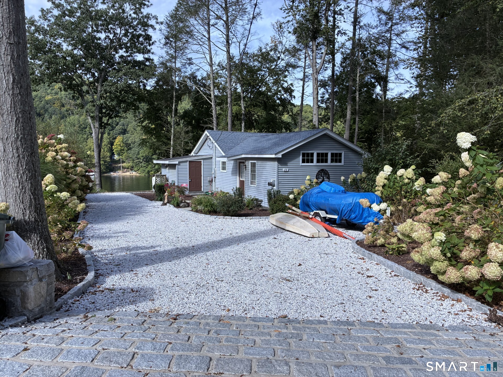 11 Mohawk Trail Newtown CT 06482