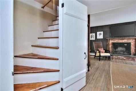 284 Lyons Plain Road Weston CT 06883