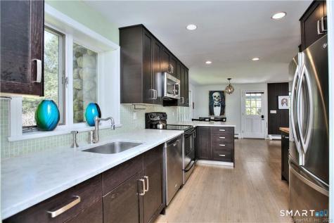 284 Lyons Plain Road Weston CT 06883