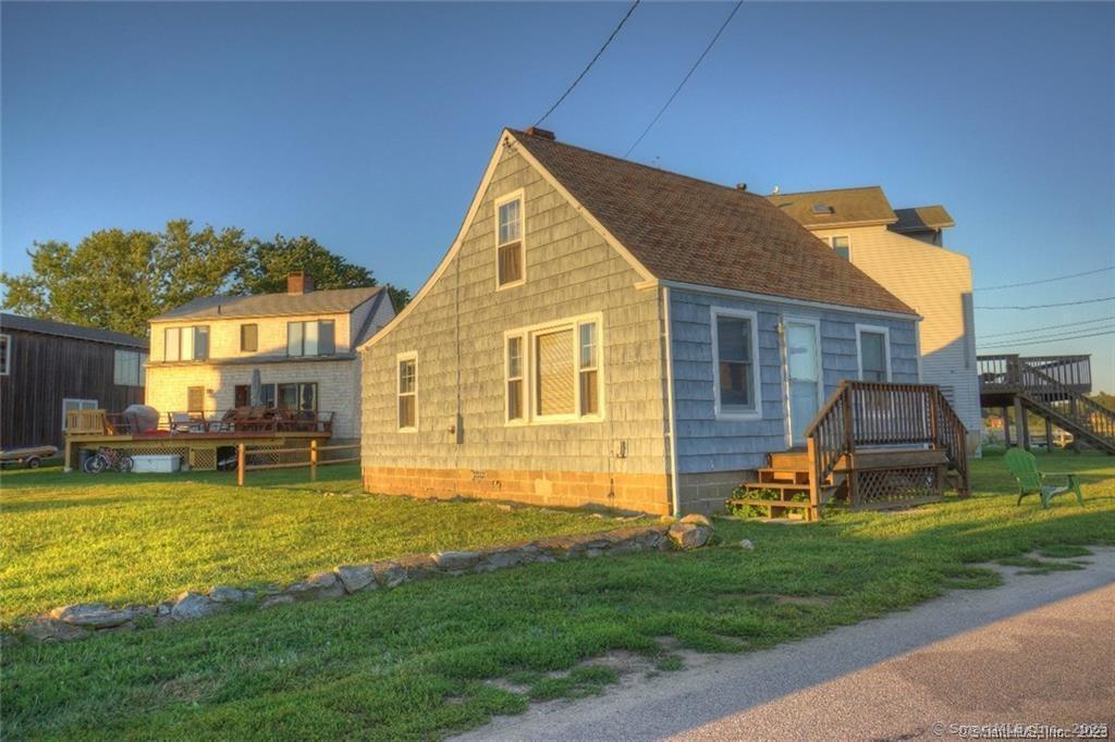 9 Skipper Street Stonington CT 06378