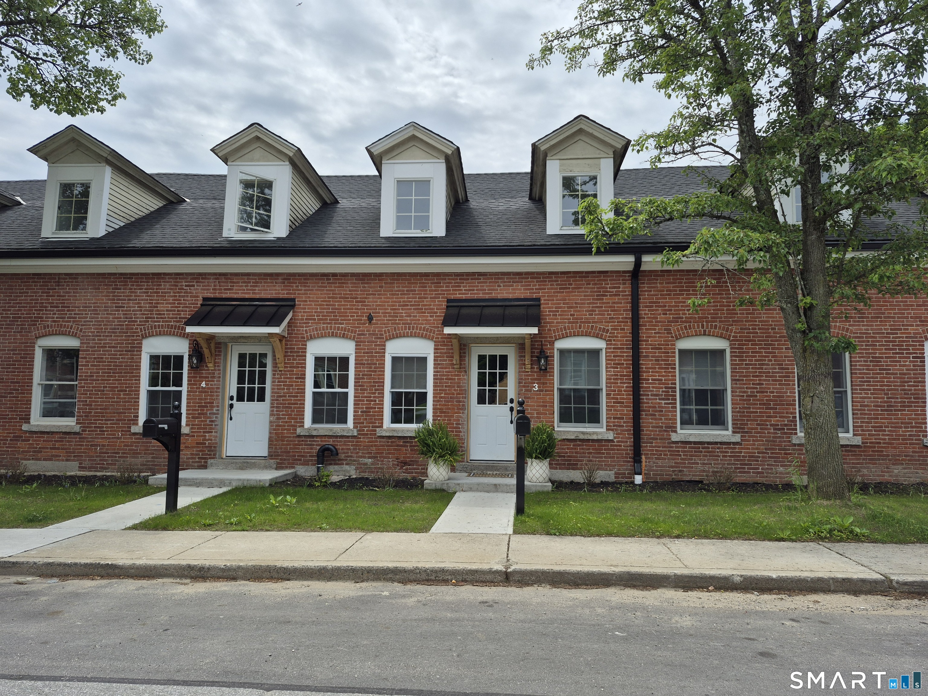5 Front Street Brooklyn CT 06234