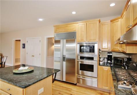 37 West Rock Trail Stamford CT 06902