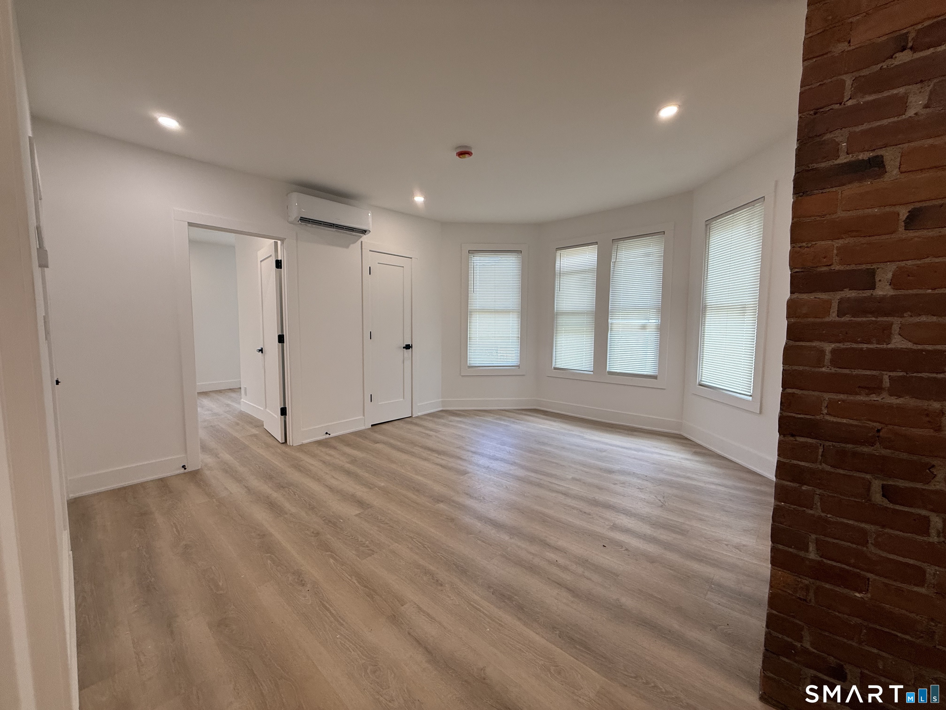 21-23 Elliott Street Hartford CT 06114
