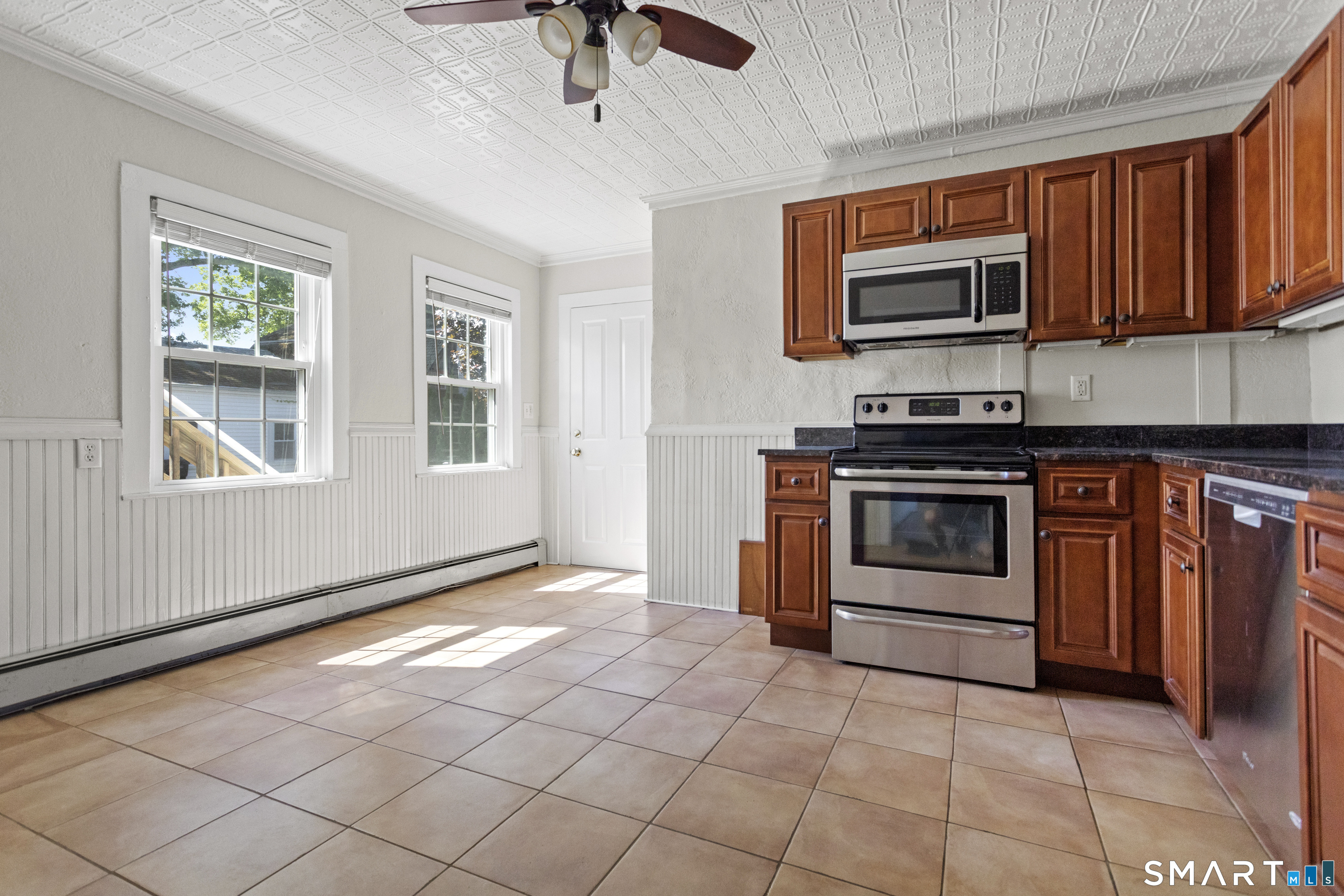 6 Church St (Mystic) Stonington CT 06378