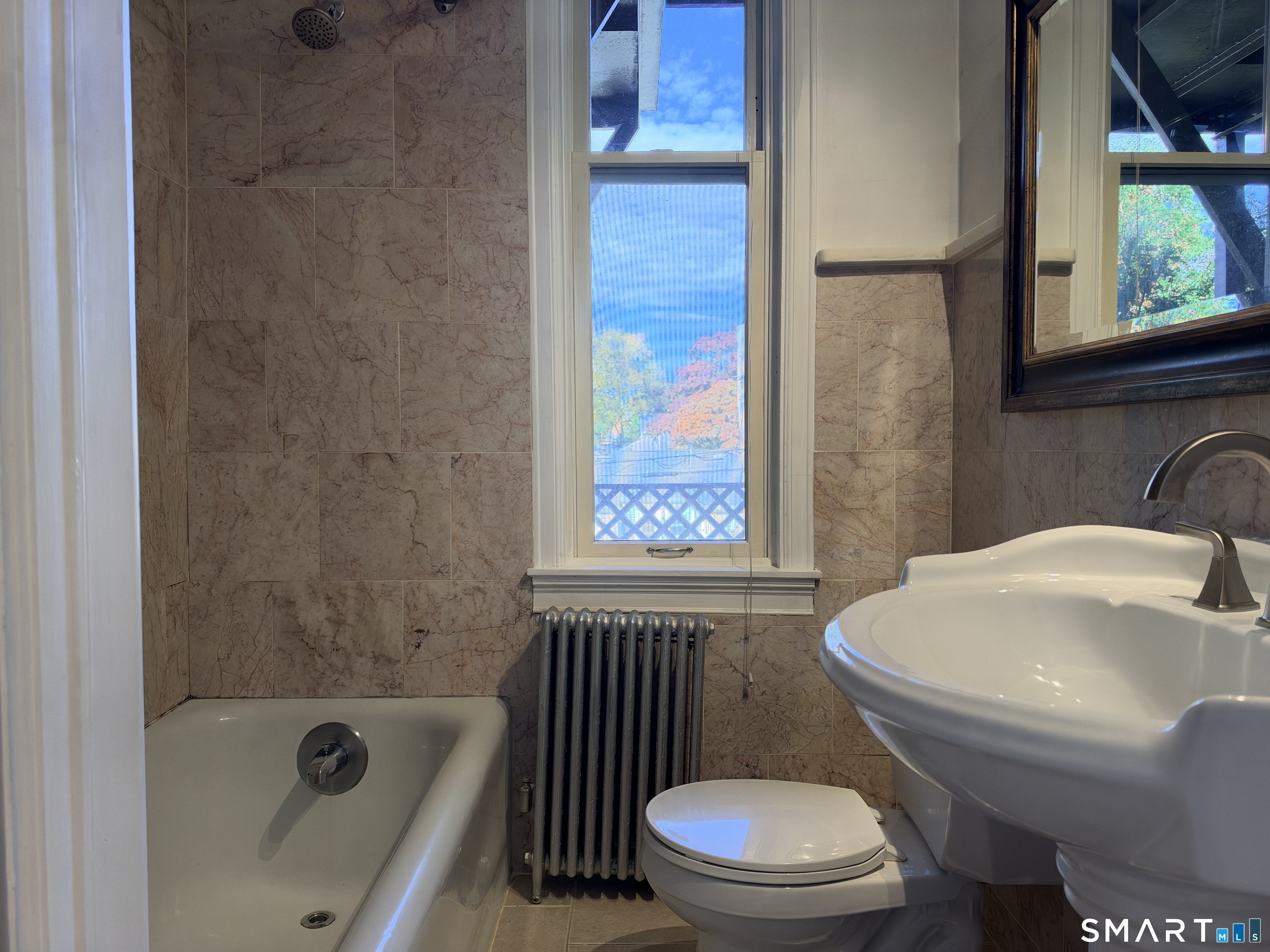 883 Montauk Avenue New London CT 06320