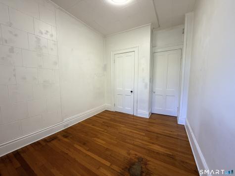 883 Montauk Avenue New London CT 06320