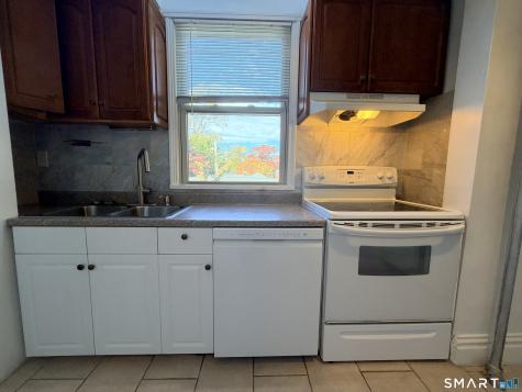 883 Montauk Avenue New London CT 06320