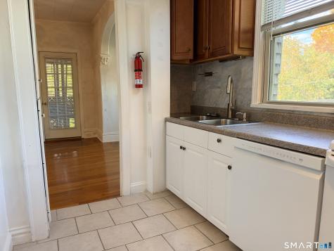 883 Montauk Avenue New London CT 06320