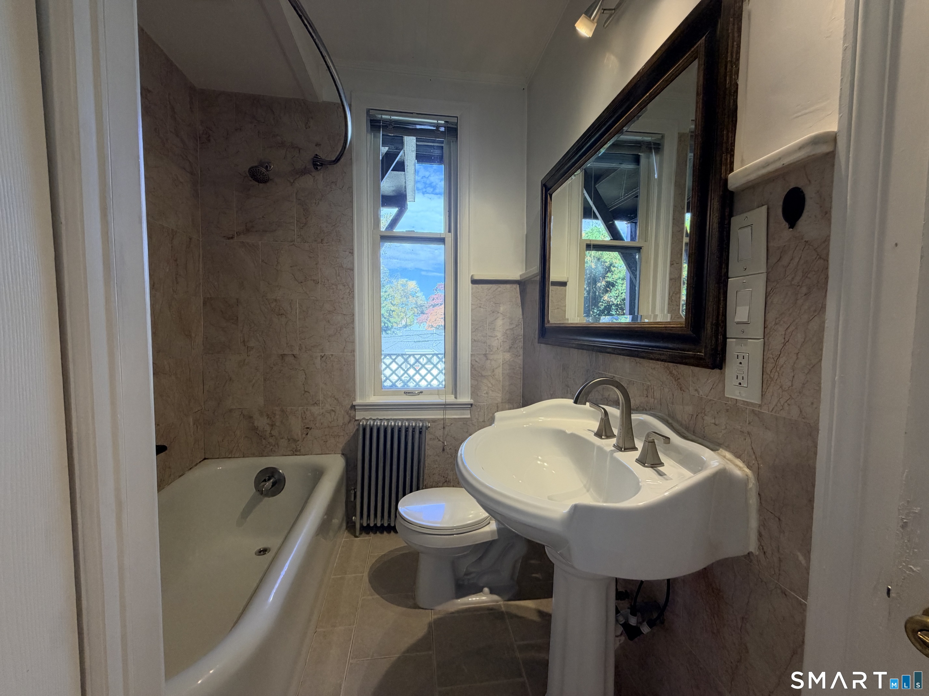 883 Montauk Avenue New London CT 06320