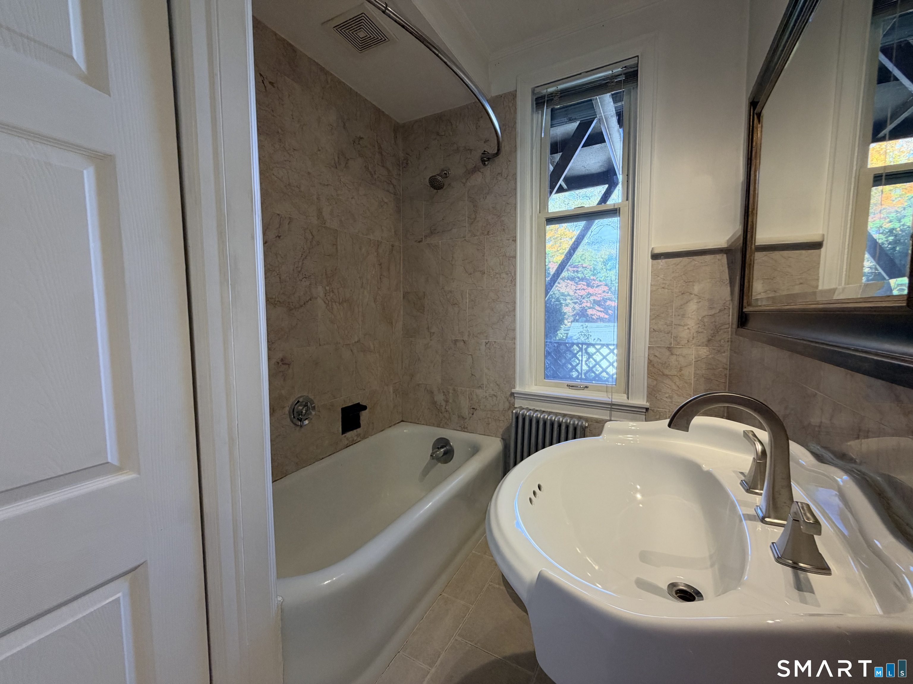 883 Montauk Avenue New London CT 06320