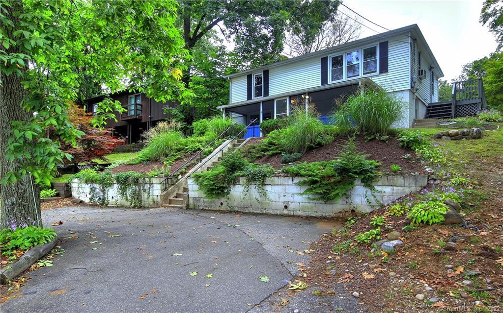 10 Roosevelt Drive Seymour CT 06483
