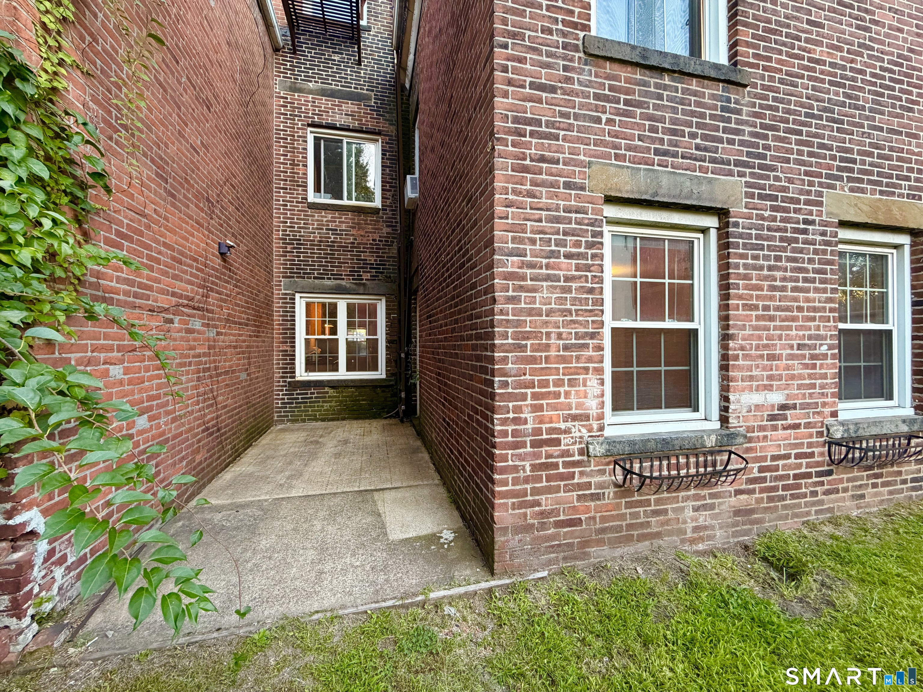 42 Warren Street New Haven CT 06511