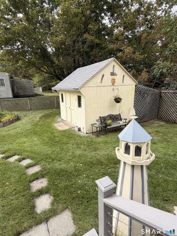24 Broadway Av Extension Stonington CT 06355