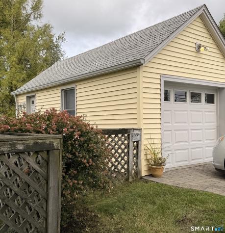 24 Broadway Av Extension Stonington CT 06355
