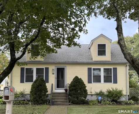 24 Broadway Av Extension Stonington CT 06355