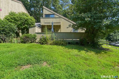 42 Quidnet Court Guilford CT 06437