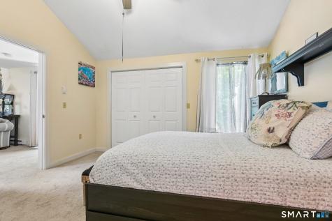 42 Quidnet Court Guilford CT 06437