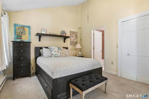 42 Quidnet Court Guilford CT 06437