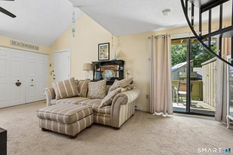 42 Quidnet Court Guilford CT 06437
