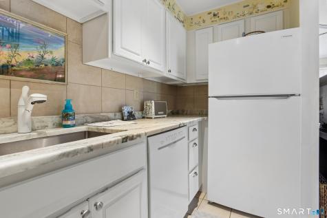 42 Quidnet Court Guilford CT 06437
