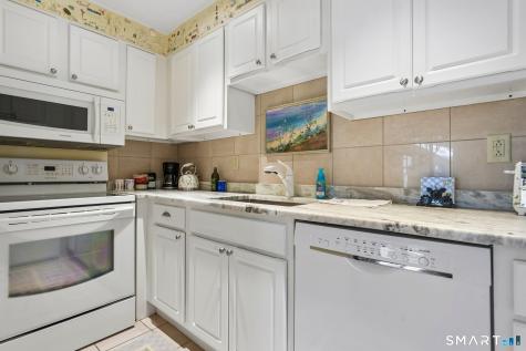 42 Quidnet Court Guilford CT 06437