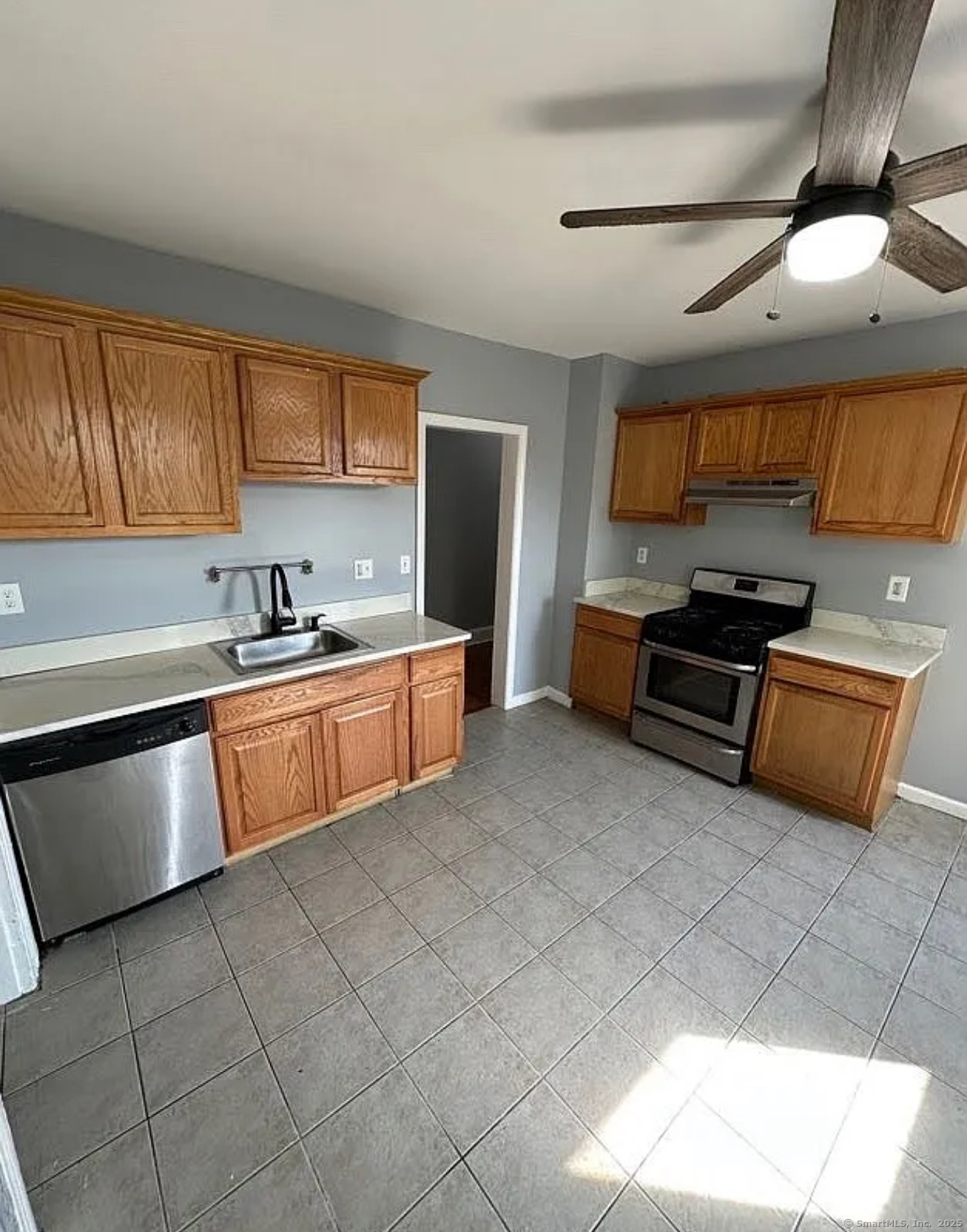 1018 Hancock Avenue Bridgeport CT 06605