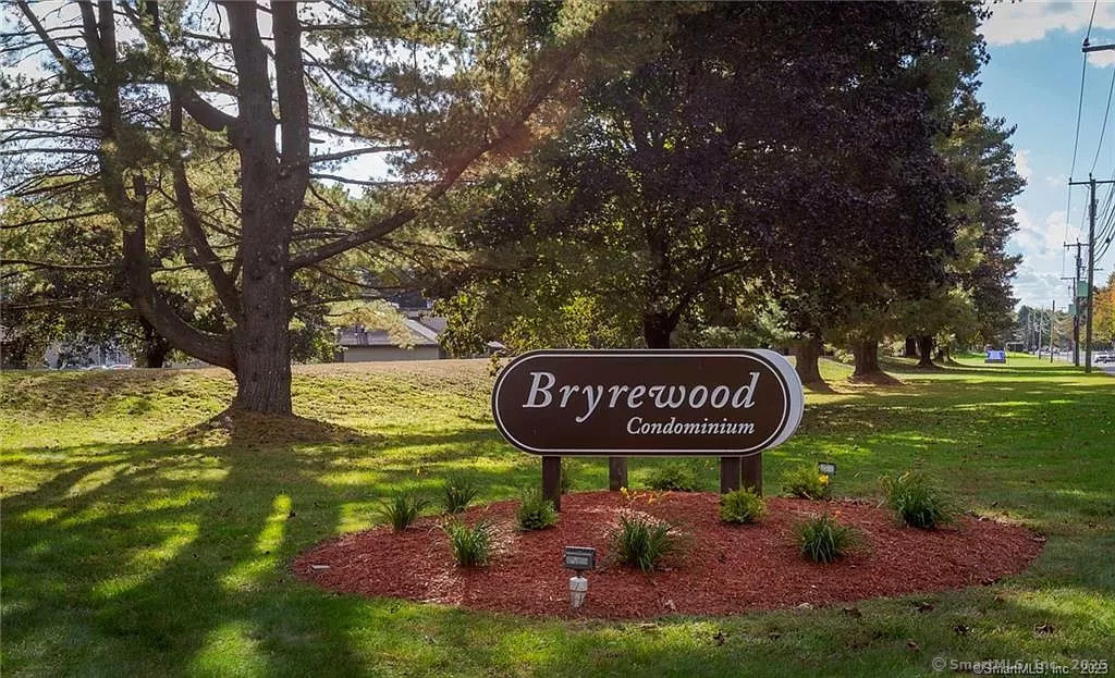 612 Twin Circle Drive South Windsor CT 06074