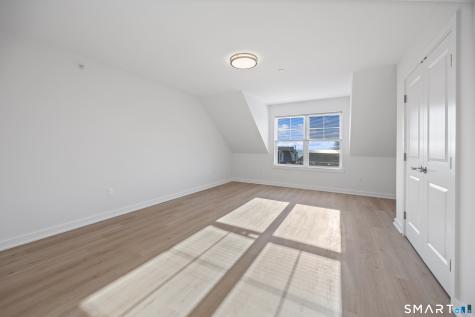 27 Village Road Milford CT 06460