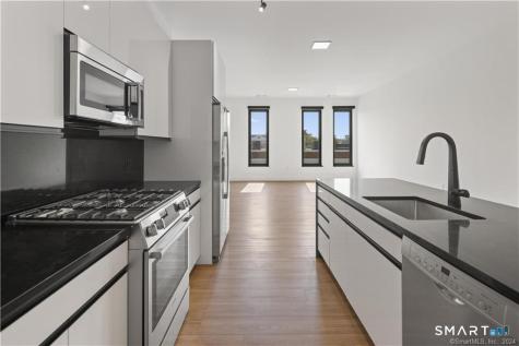 78 Unquowa Place Fairfield CT 06824
