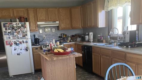 260 South Grand Street Suffield CT 06093