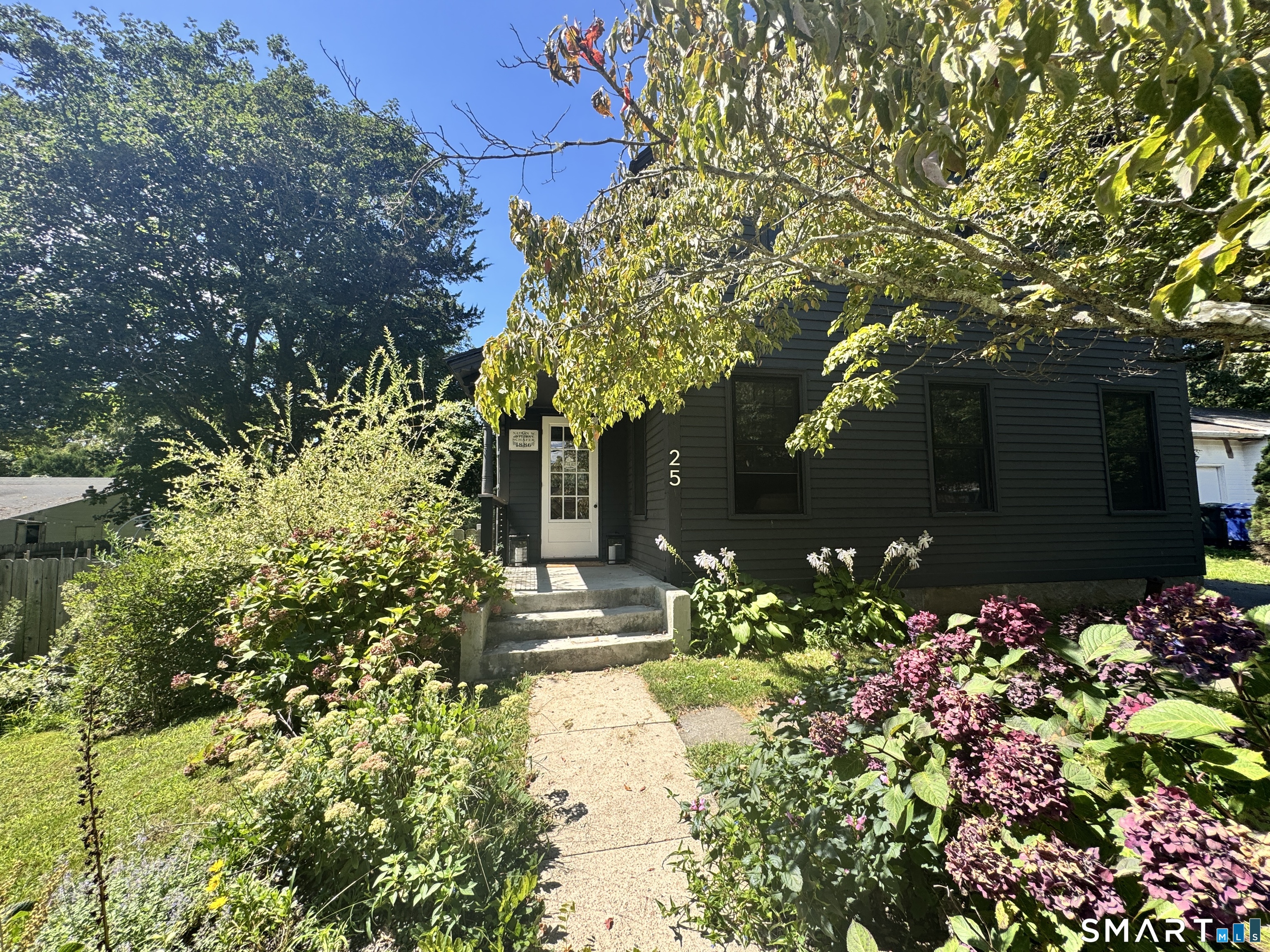 25 Pequot Avenue Groton CT 06355