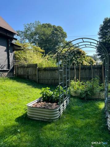 25 Pequot Avenue Groton CT 06355