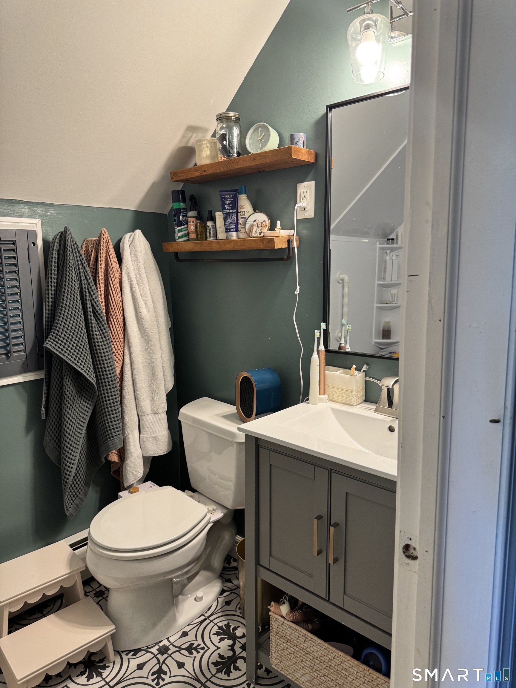 25 Pequot Avenue Groton CT 06355