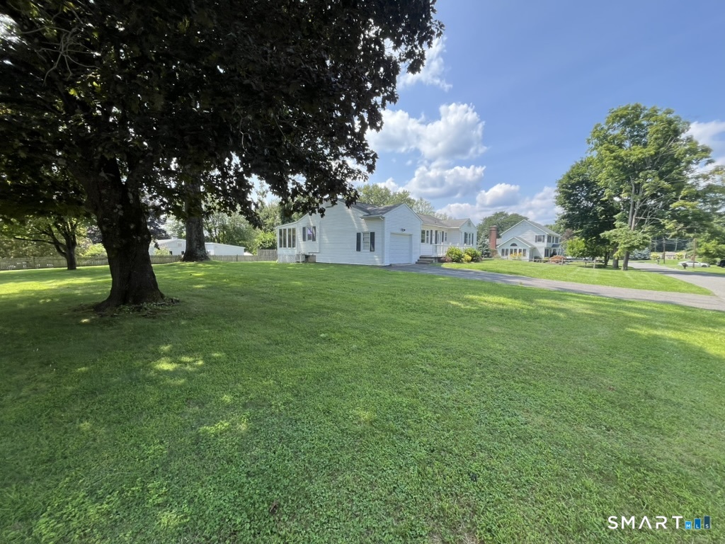 21 Brookfield Meadows Road Brookfield CT 06804