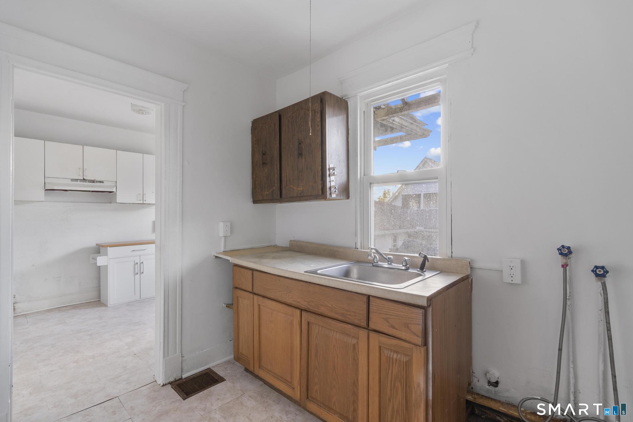 97 Wall Street Waterbury CT 06705