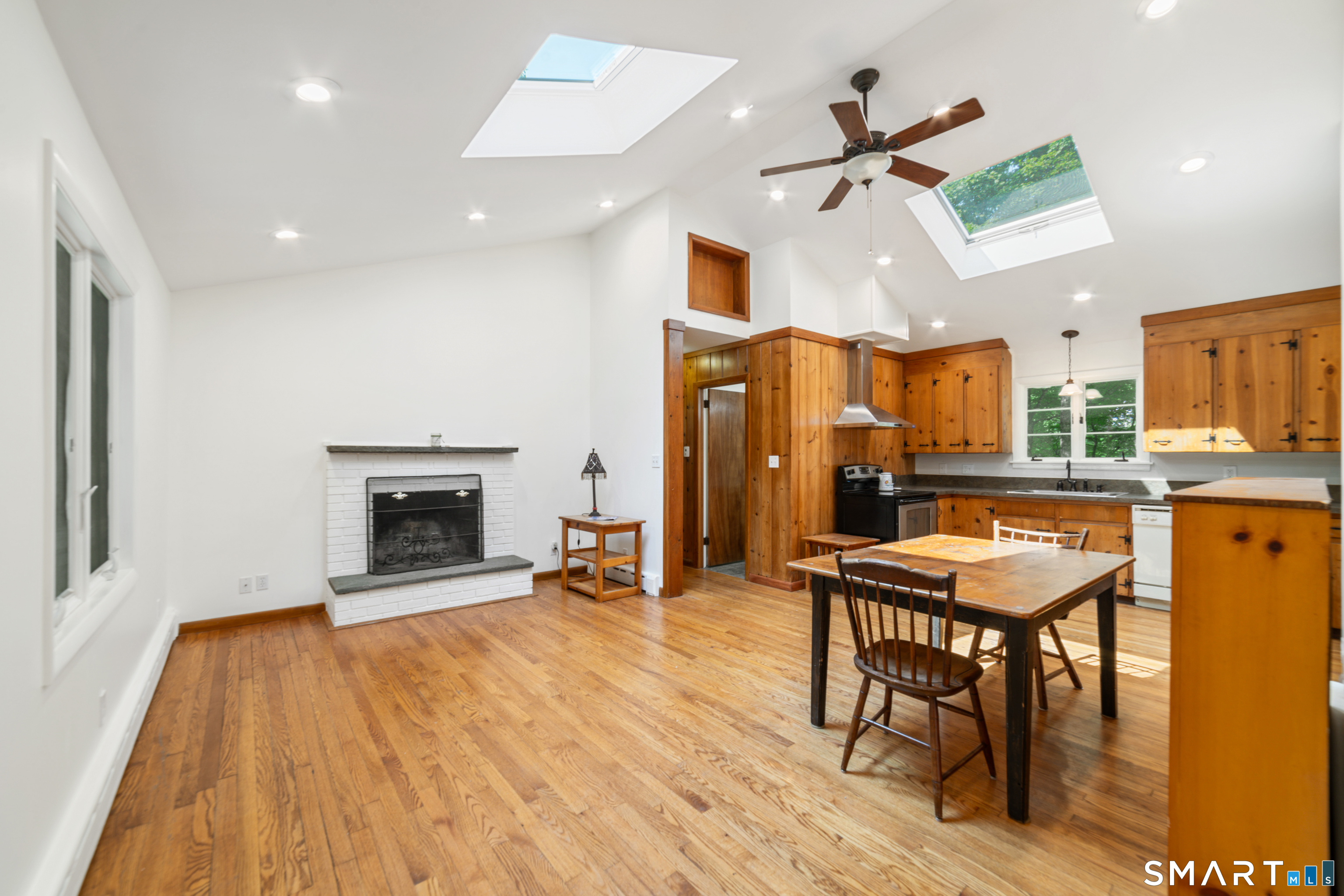47 Terrell Road Woodbury CT 06798