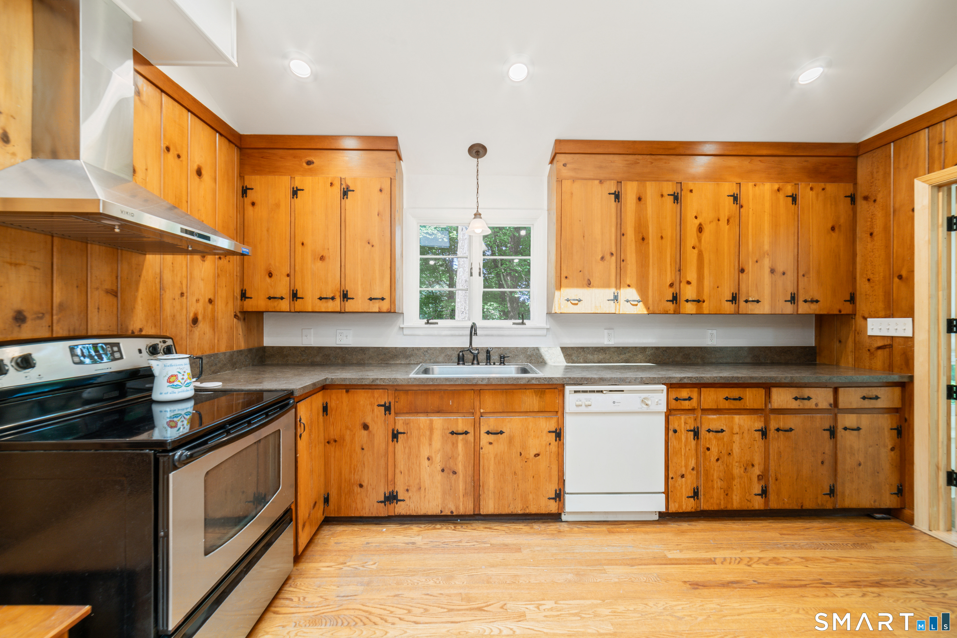 47 Terrell Road Woodbury CT 06798