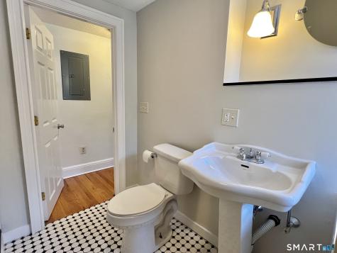1596 Main Street Stratford CT 06615