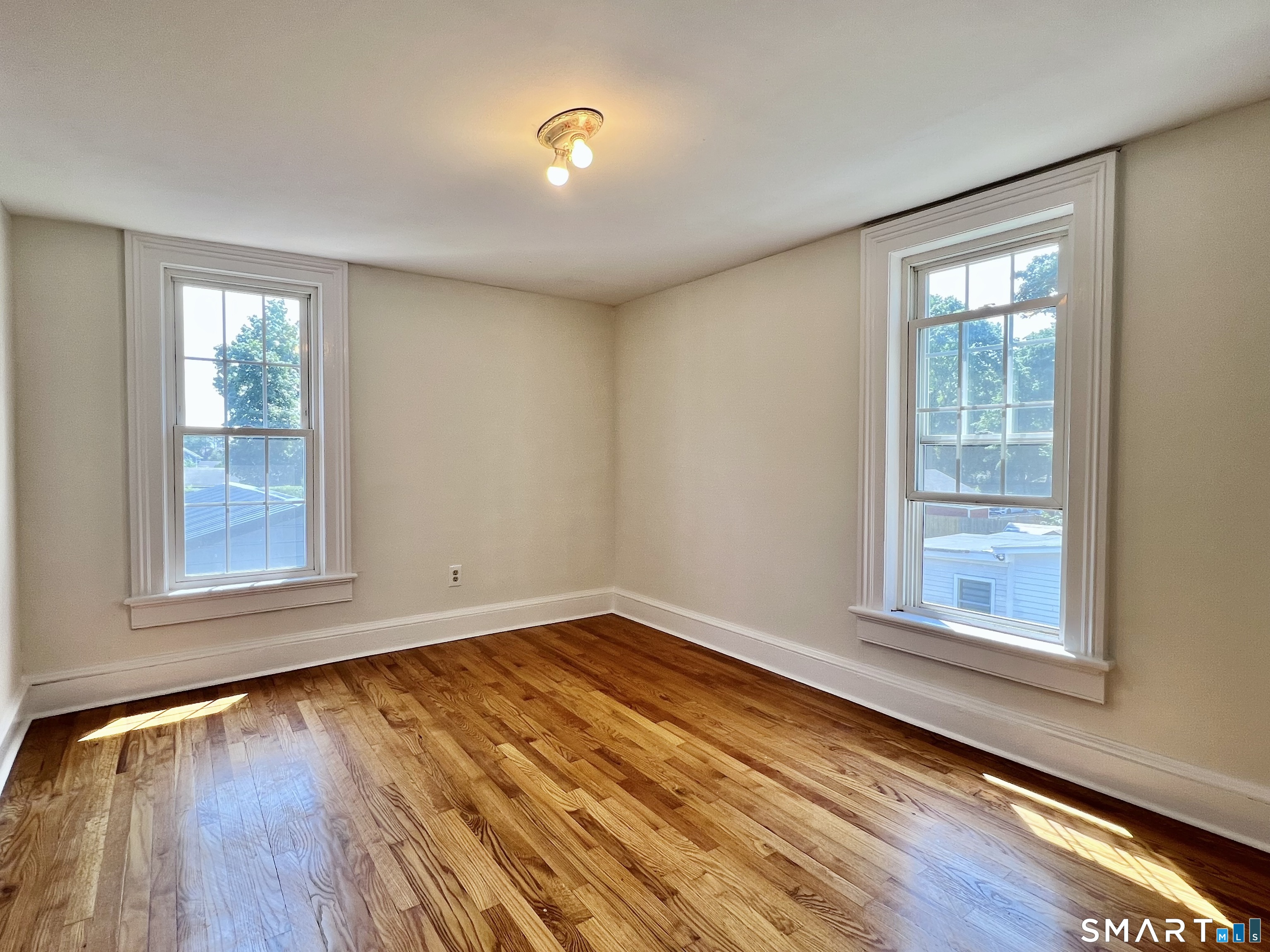 1596 Main Street Stratford CT 06615